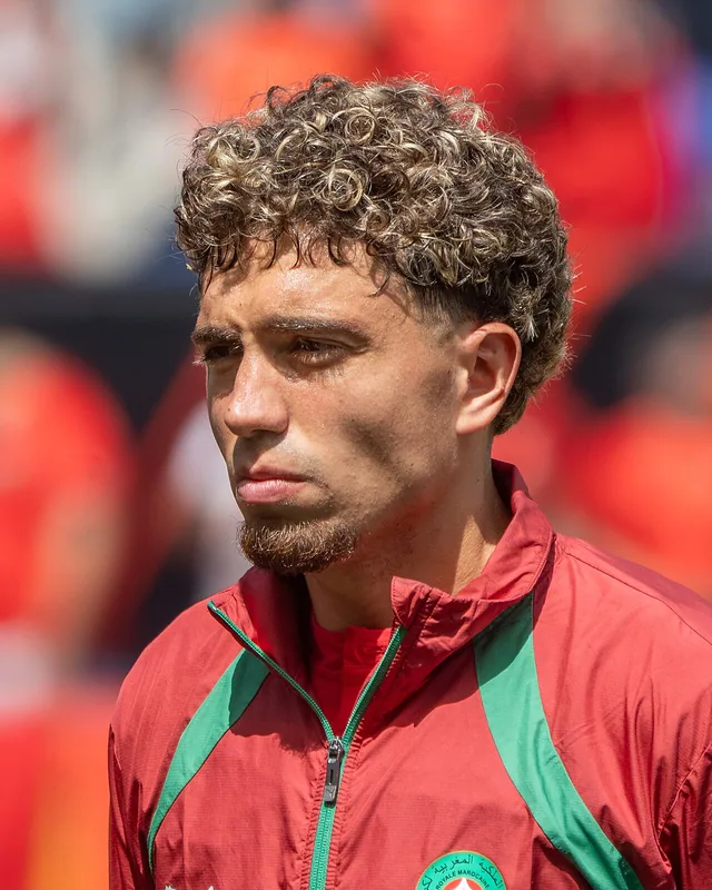 Neil El Aynaoui in Morocco team clothing before a match